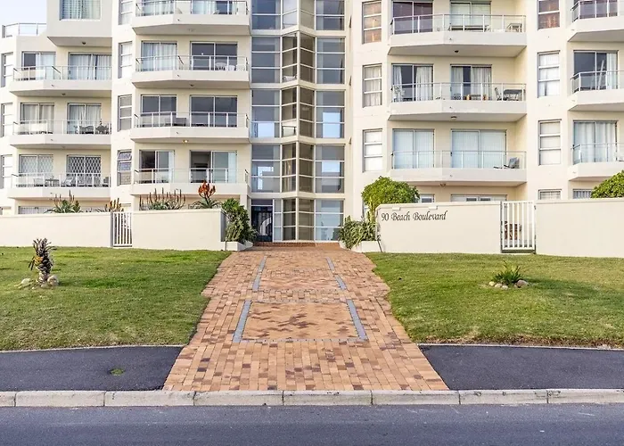 Beachfront Apartment + Pool + Secure Garage